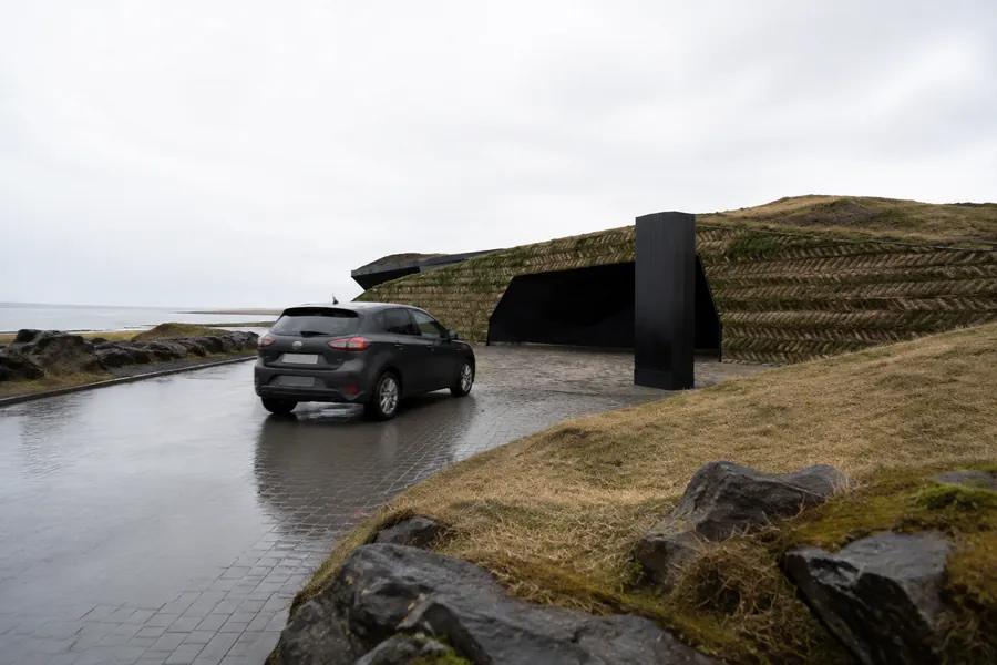 Driving from Reykjavík to Sky Lagoon